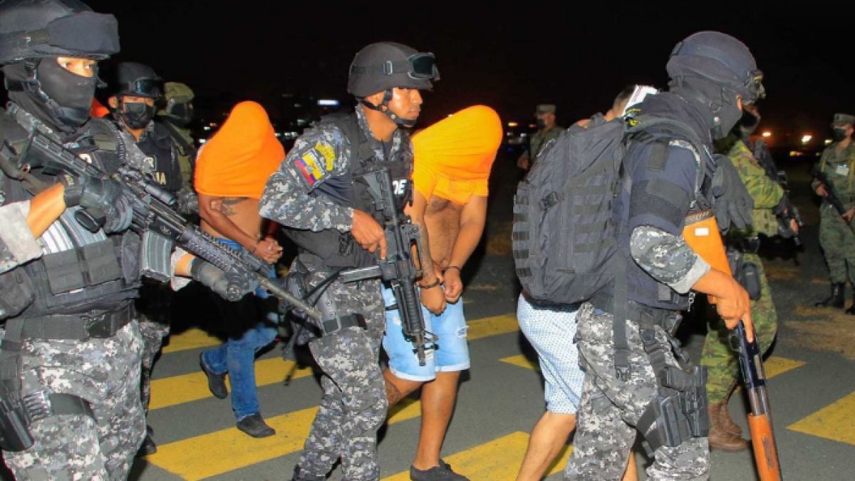 El hombre fue llevado a La Roca de Guayaquil tras la masacre en la cárcel de Santo Domingo.