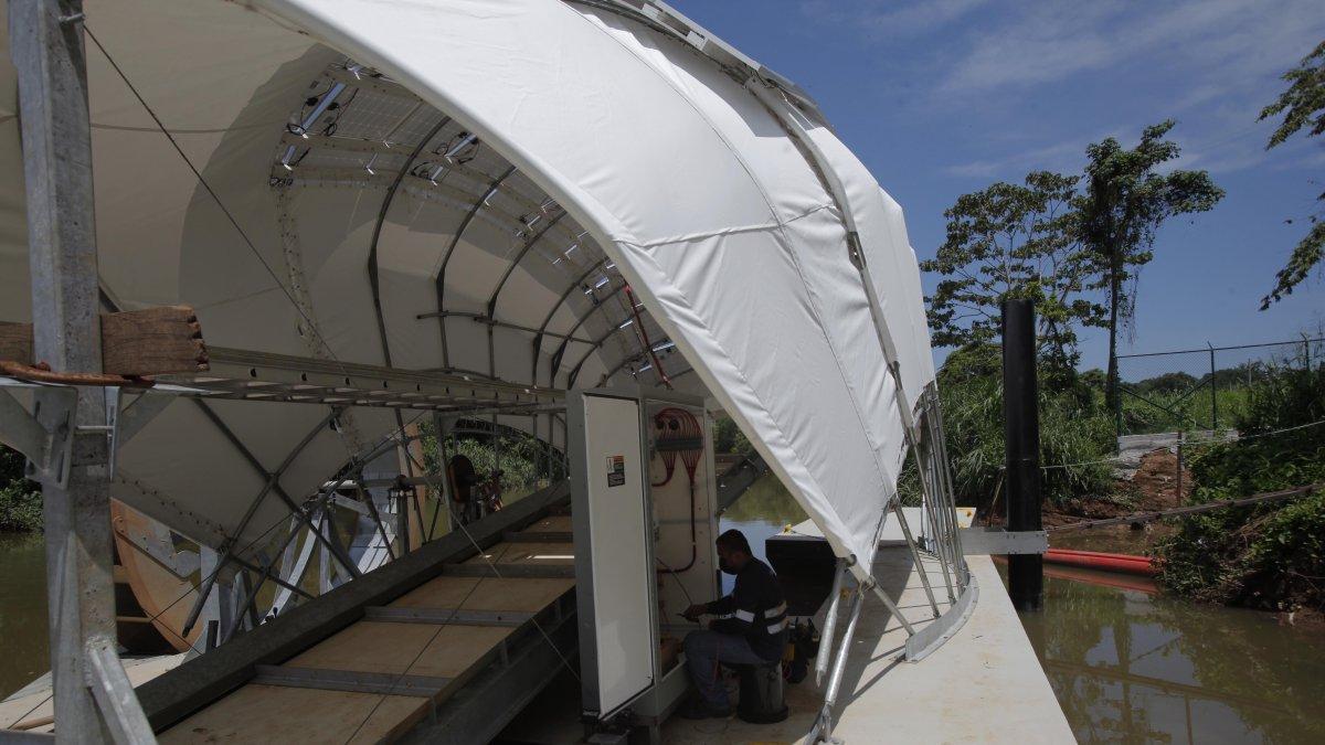Técnicos trabajan en el proyecto 'Wanda', ayer, en Ciudad de Panamá (Panamá).