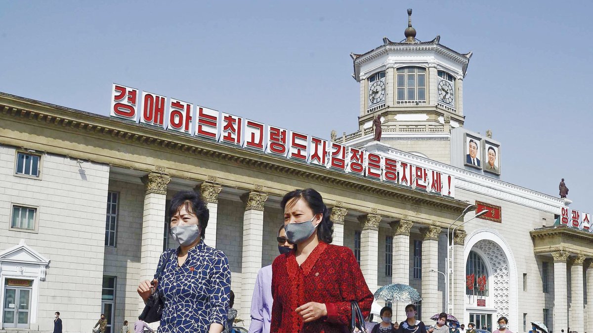 Entre los enfermos, 496.030 se han recuperado y 324.550 siguen en tratamiento, según el informe publicado este domingo por la agencia estatal de noticias KCNA.