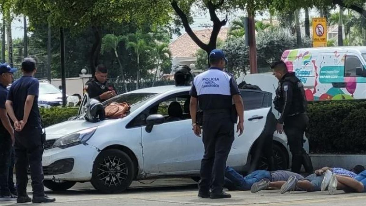 Los involucrados fueron retenidos por la Policía Nacional para investigaciones posteriores.