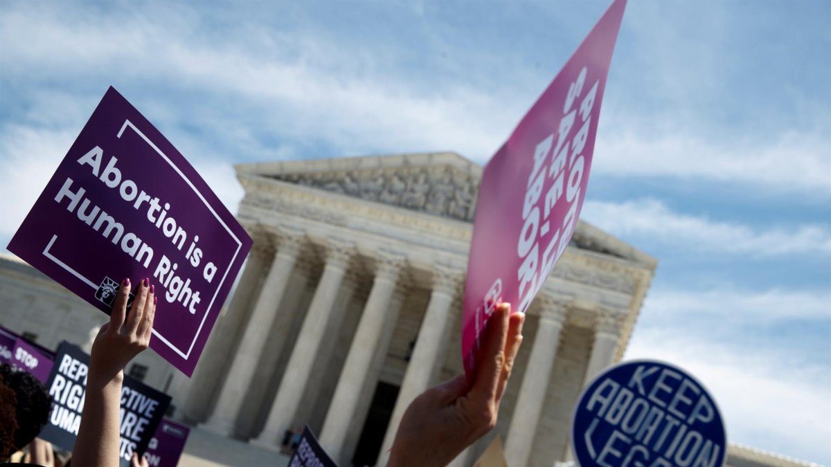 Activistas a favor del aborto protestan frente al Tribunal Supremo en Washington (Estados Unidos), imagen de archivo.