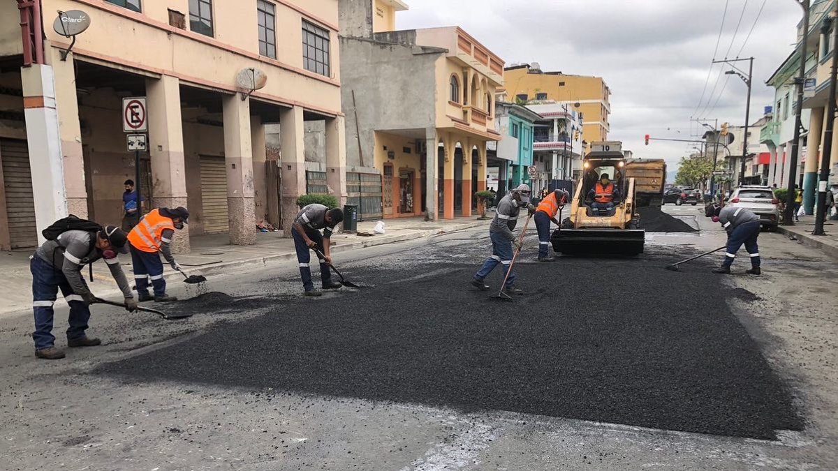 Obra. Personal de el Municipio realizó el trabajo en una vía principal.