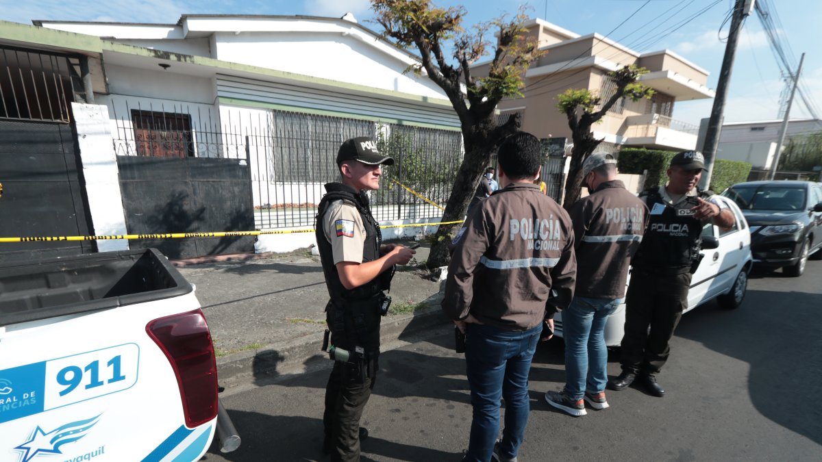 Un ciudadano fue baleado a la entrada de su casa, ubicada en las calles Noguchi y Cañar, en el sur de Guayaquil, el miércoles 11 de mayo pasado.