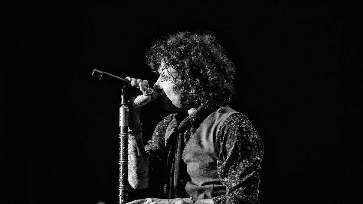 El artista, originario de Zaragoza, tenía planeado cantar en 10 ciudades americanas y 14 españolas.