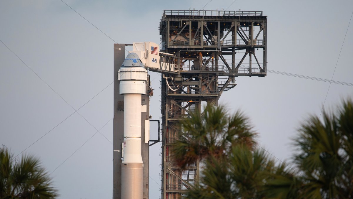 Fotografía cedida por la NASA donde se aprecia la nave espacial CST-100 Starliner de Boeing.