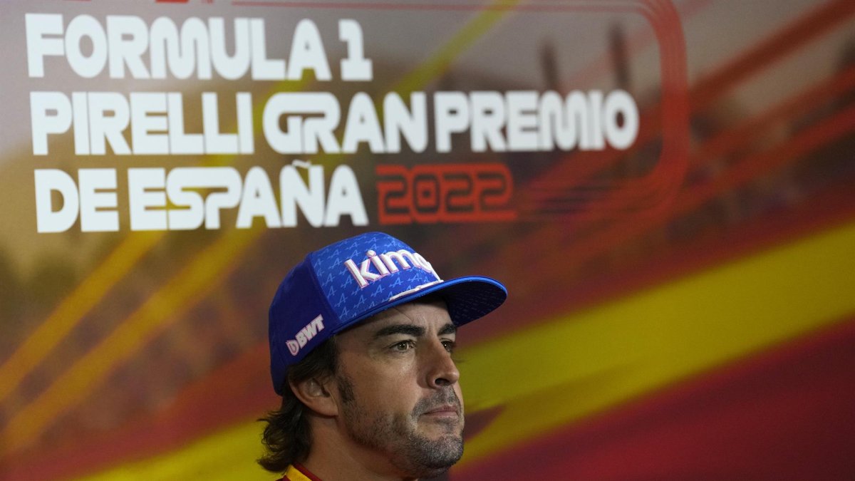 El piloto español de Alpine, Fernando Alonso, durante la rueda de prensa oficial del Gran Premio de España de Fórmula