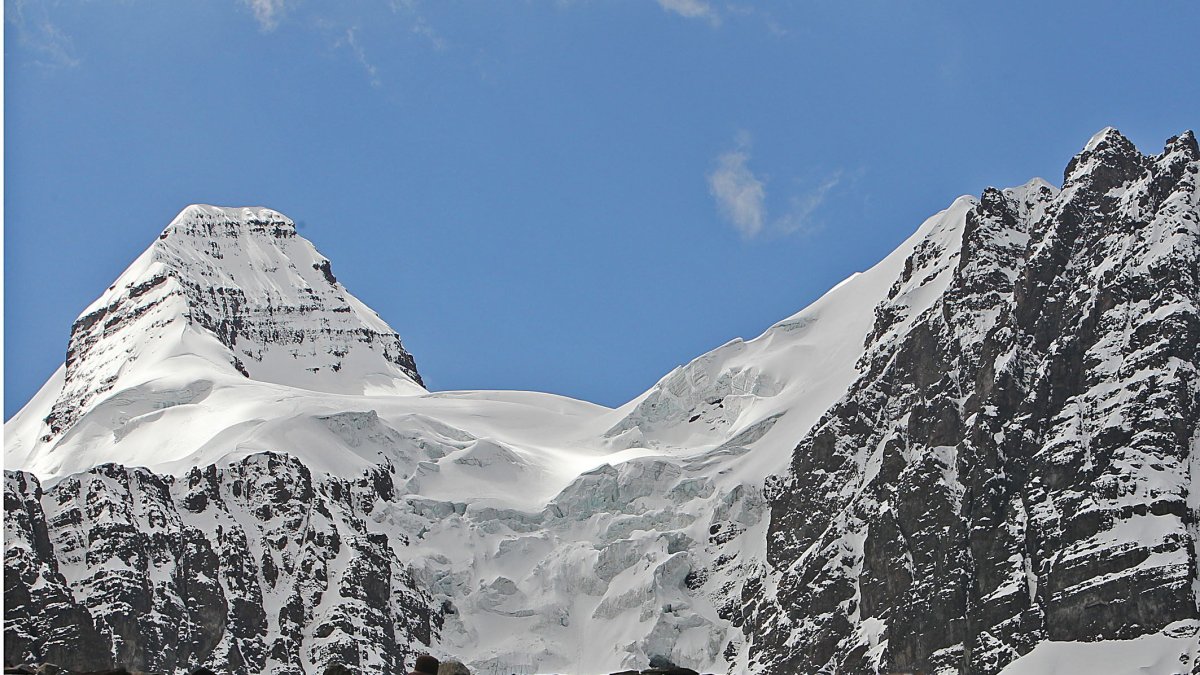 Los glaciares bolivianos del Tuni Condoriri desaparecen poco a poco debido al cambio climático.
 EFE/
