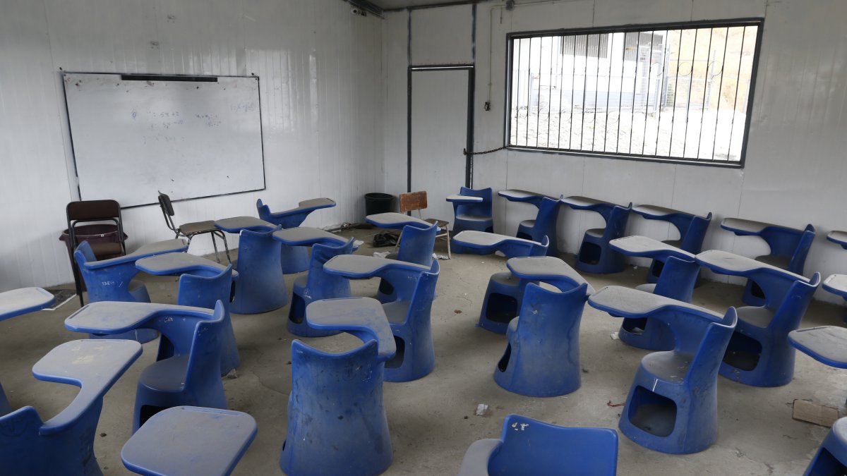 Durante el confinamiento por COVID-19 las aulas de clase en el país fueron desatendidas y se deterioraron.