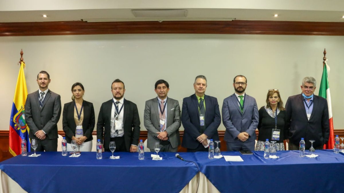 Cita.- Los negociadores en el acuerdo comercial entre Ecuador y México en la reunión en Quito, que empezó este lunes 23 de mayo.