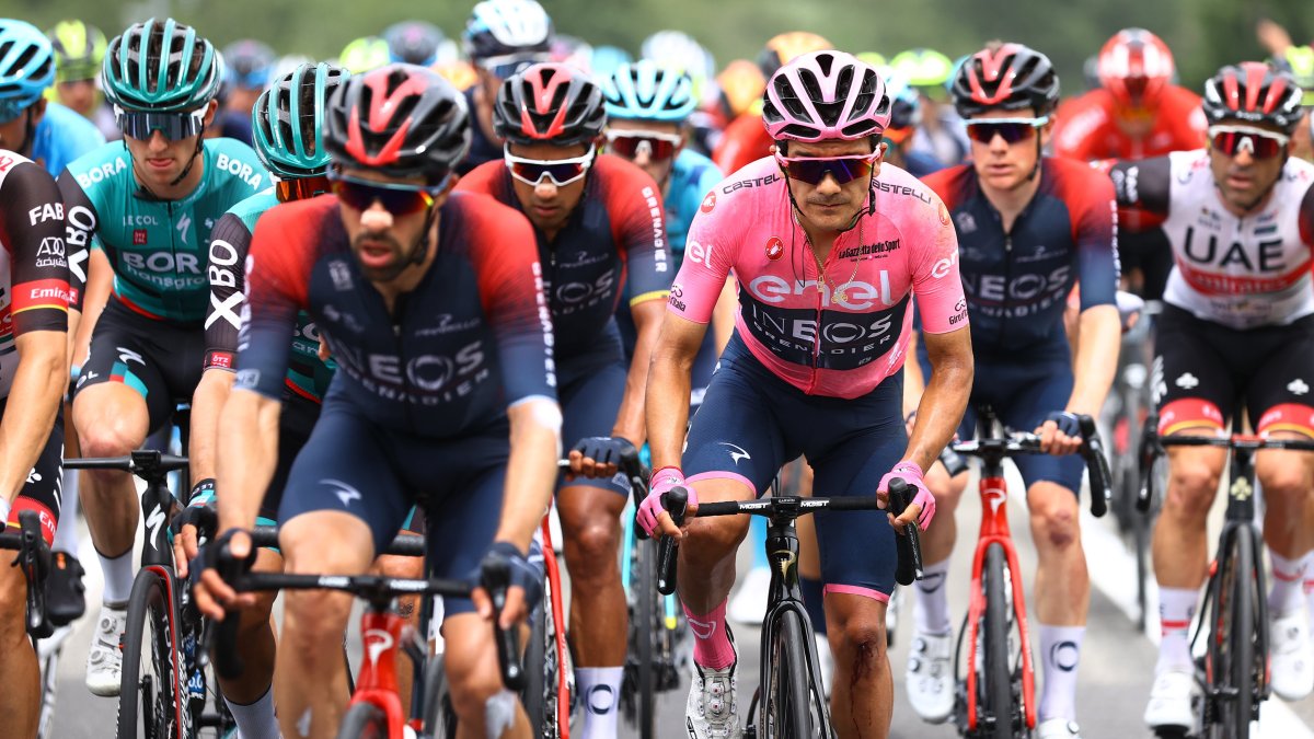 Richard Carapaz (maglia rosa) se siente con mayor seguridad en esa última semana del Giro, reconoce que está más convencido que en la carrera de 2019.