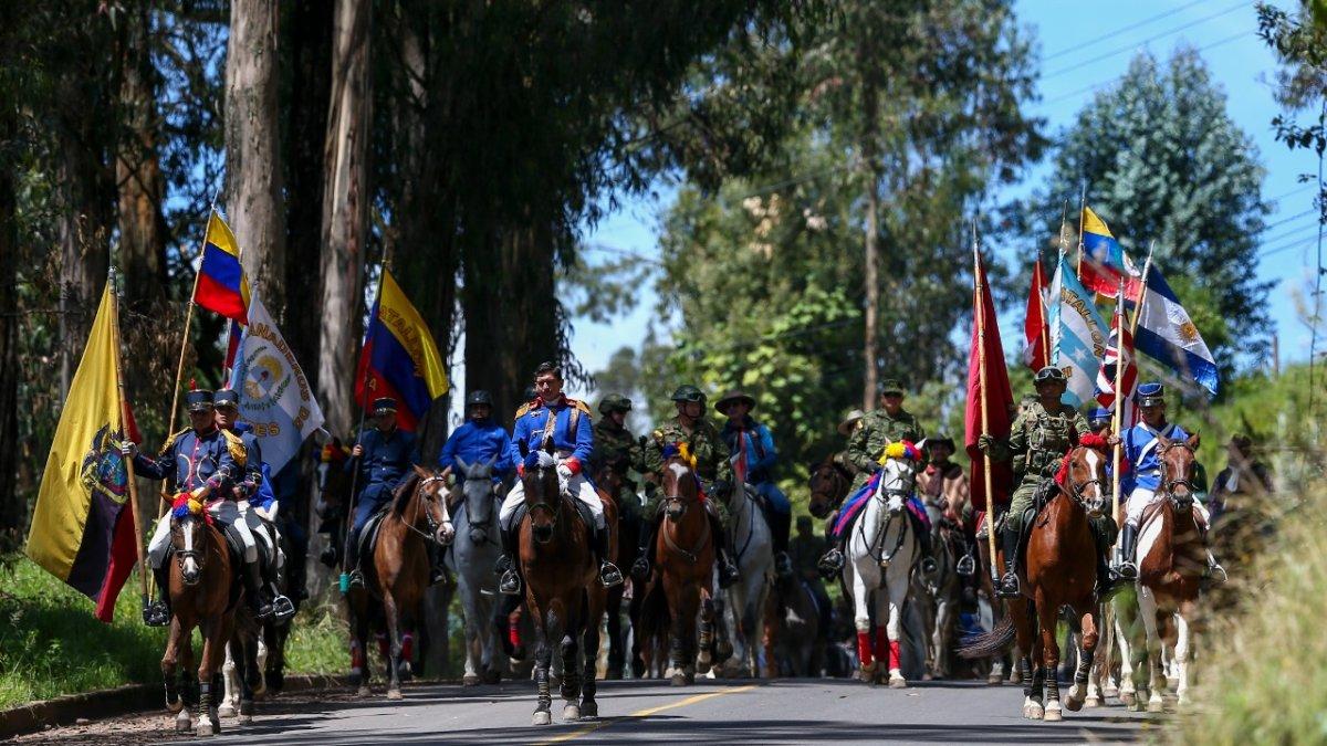 Trayecto. Militares recorrieron decenas de kilómetros y pasaron por ciudades como Riobamba y Latacunga.