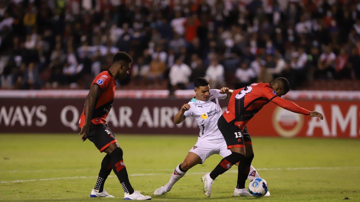 Liga de Quito y Atlético Goianense igualaron a un gol, lo que clasificó a los brasileños.