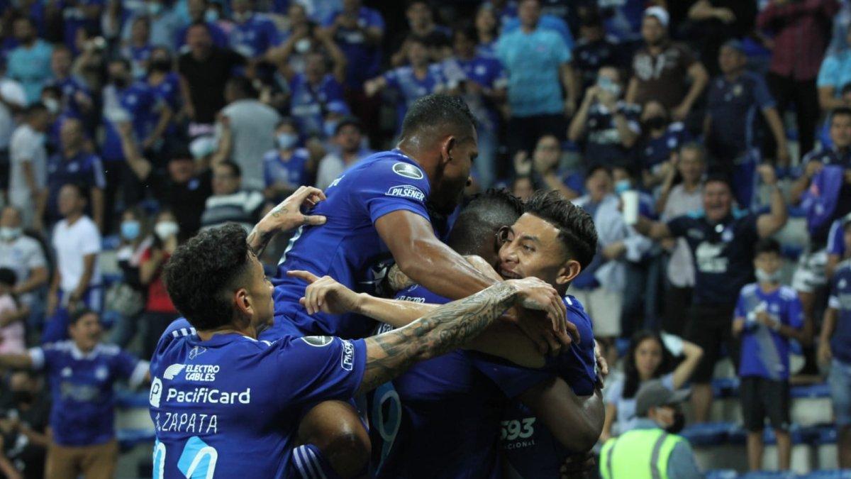 Los millonarios celebraron a todo lo alto la clasificación a octavos de final.