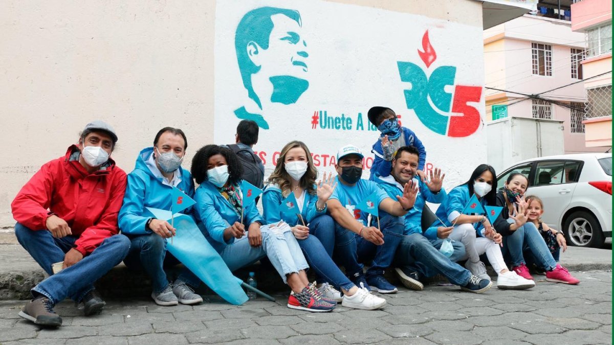 En septiembre de 2021, el movimiento Revolución Ciudadana eligió su nueva directiva. Marcela Aguiñaga funge como su presidenta.