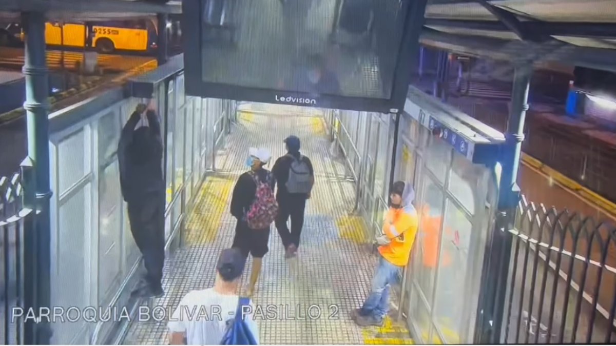 Hecho. El vandalismo también se registra en las paradas de la Metrovía.
