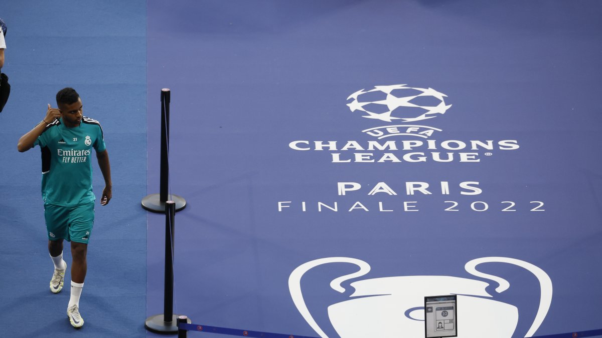 El delantero brasileño del Real Madrid Rodrygo Goes durante el entrenamiento previo a la final de la Champions