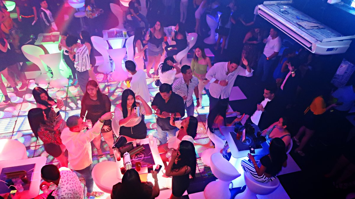 Hasta ayer, 14 de diciembre, estos lugares podían atender hasta las 02:00.