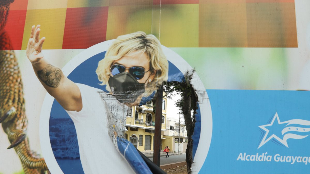 Escenario. Estas pancartas se encuentran hasta en parques de la ciudad.