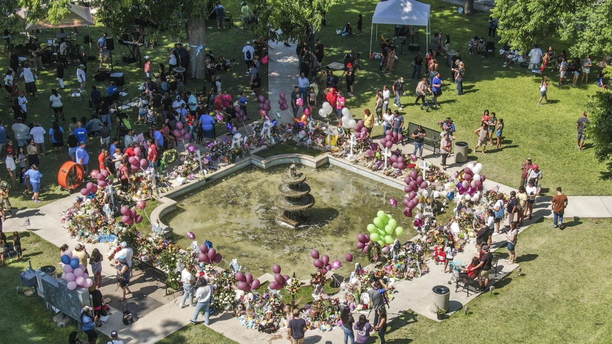 La campaña de microfinanciación en Gofundme fue puesta en marcha el jueves por parte de Debra Austin, prima de la maestra fallecida, Irma García.