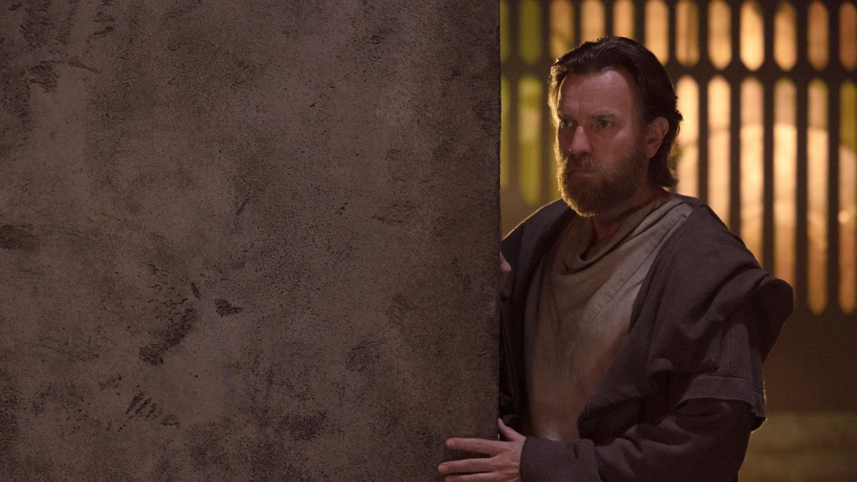Fotograma cedido por Lucas Film donde aparece el actor Ewan McGregor como Obi-Wan Kenobi durante una escena de un episodio de la serie 
