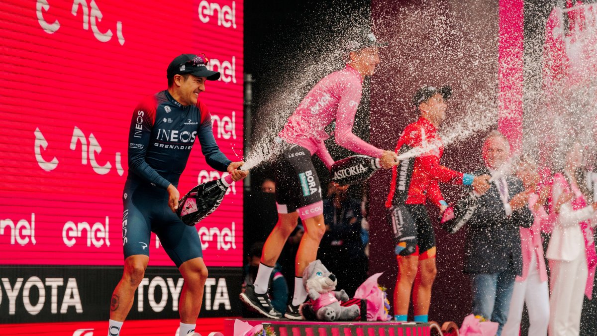 Richard Carapaz obtuvo el vicecampeonato del Giro de Italia, un logro más a su destacada trayectoria en el ciclismo mundial.