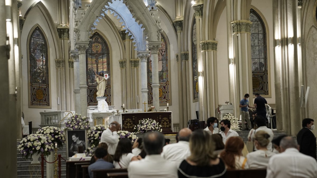 La Catedral de Guayaquil fue el lugar elegido para darle el último adiós a la presentadora.