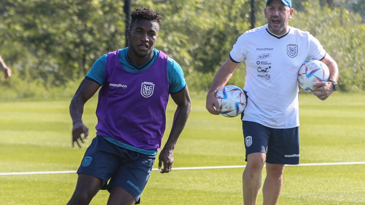 El mediocampista José Cifuentes es uno de los futbolistas que todavía no tiene garantizado un lugar en la nómina definitiva de la selección nacional para el Mundial de Qatar 2022.