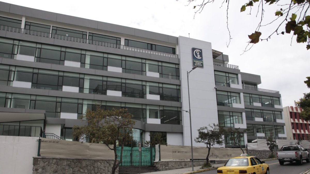 Fachada. Desde el exterior, las edificaciones lucen como si se tratase de una infraestructura nueva levantada en la zona.