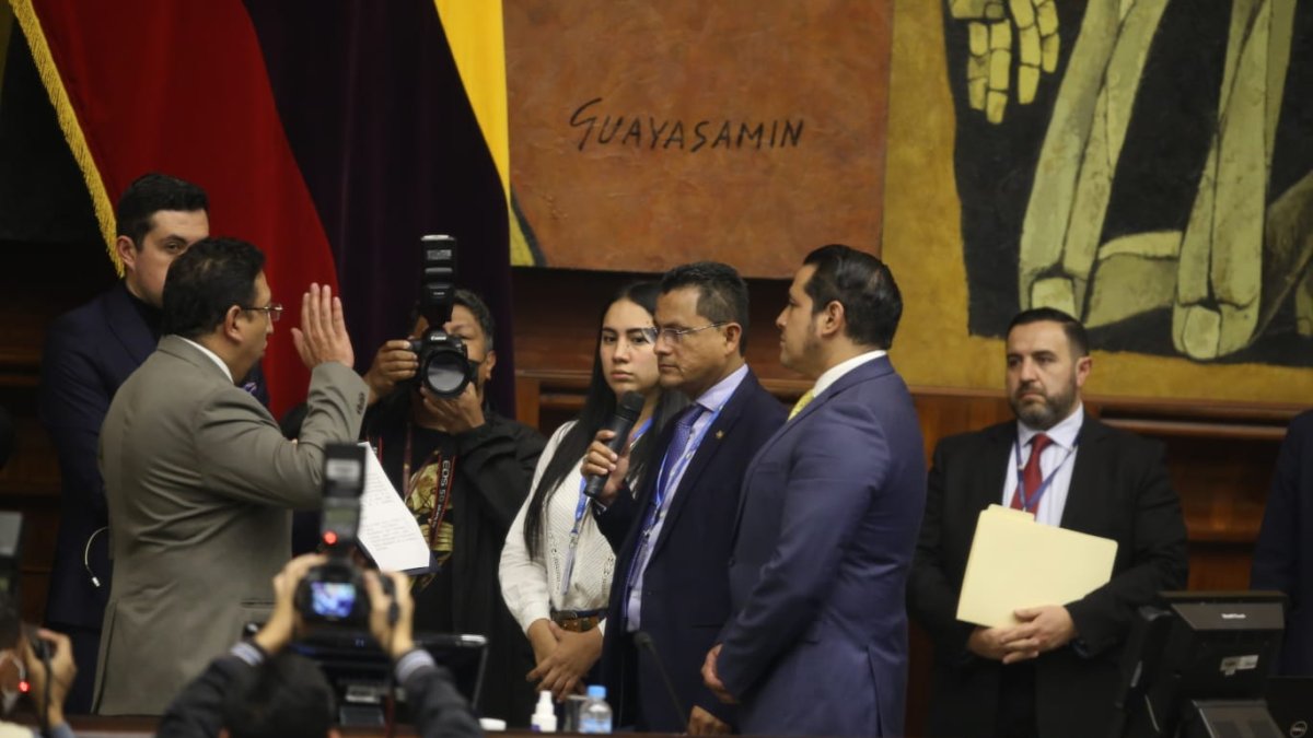 Virgilio Saquicela toma juramento como presidente de la Asamblea