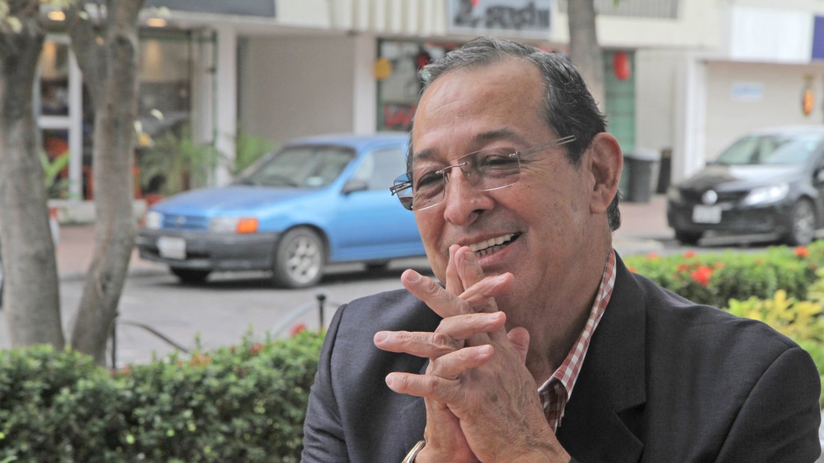 El comunicador Hugo Gavilánez trabajó en  Ecuavisa y Canal Uno.