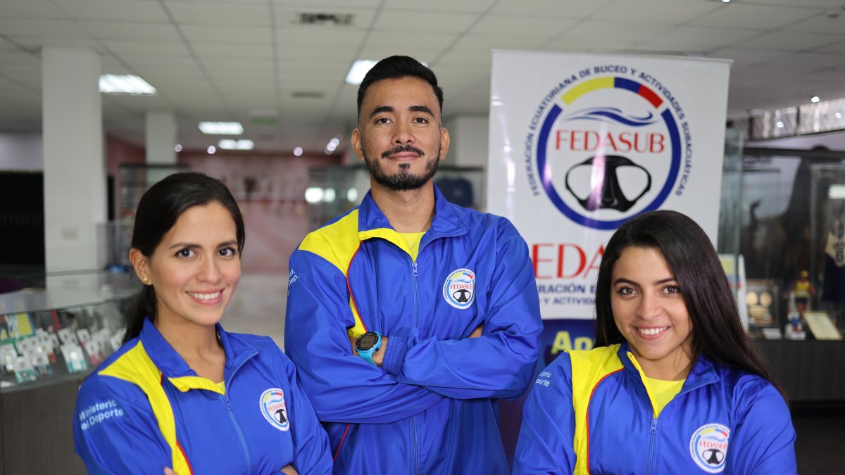 María Verónica Córdova (i), Fabían Mora y Arianna García integrarán el equipo nacional que acudirá al Mundial de Apnea que se disputará del 10 al 16 de junio.