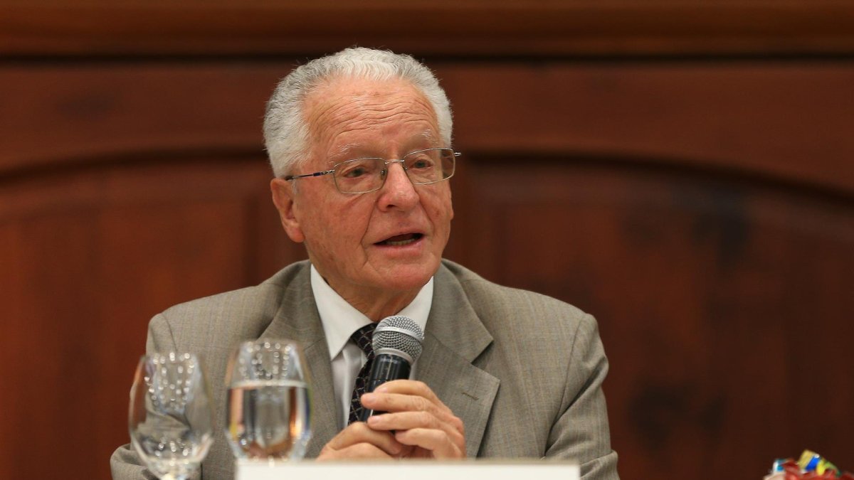 Embajador de Ecuador en España, Andrés Vallejo