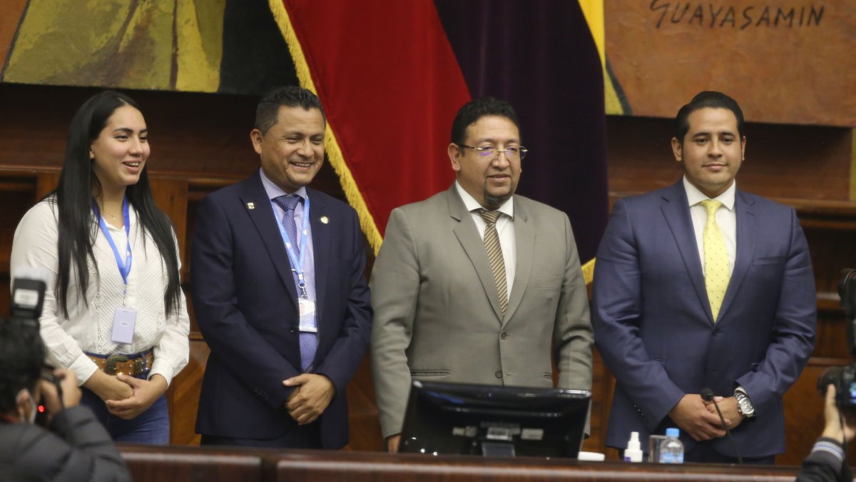 En su posesión como presidente, Saquicela dijo que daría prioridad a la Ley del uso progresivo de la fuerza.
