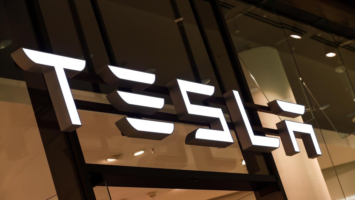 En un correo dirigido a los directivos de la compañía y filtrado a los medios de comunicación en Estados Unidos, Musk solicitó una pausa en nueva contrataciones