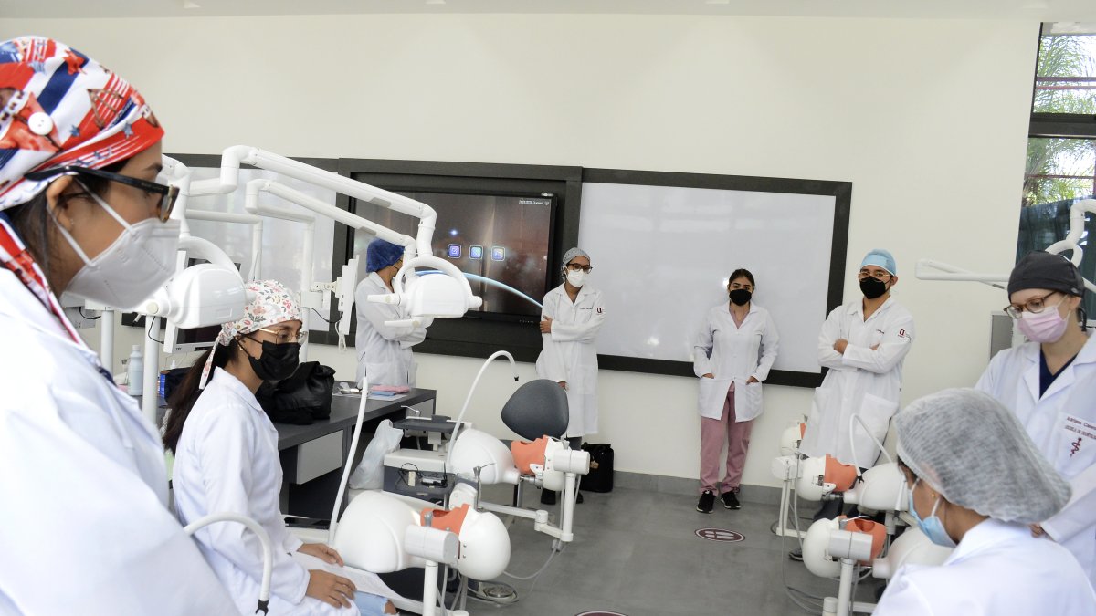 Preferencias. La carrera de Medicina sigue recibiendo un gran número de alumnos.