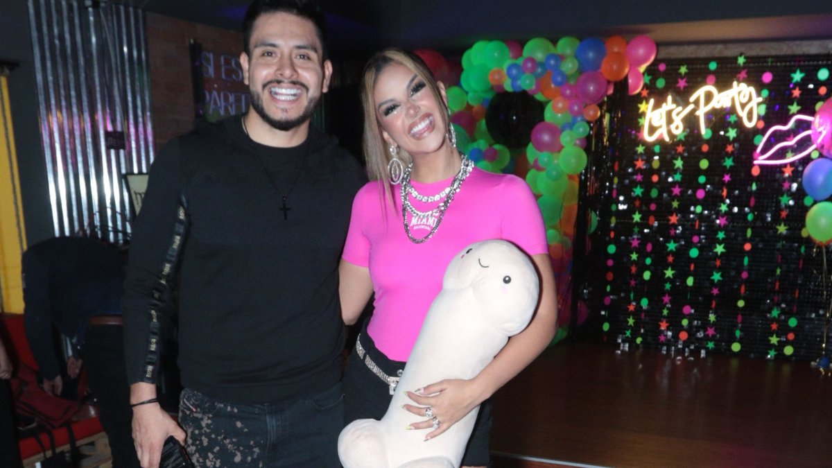 Con su esposo, Jonathan Estrada.