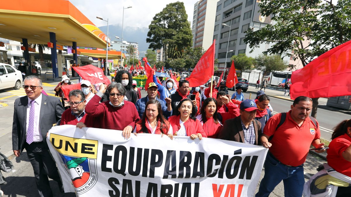 Las jornadas de movilizaciones se registraron desde mayo, cuando la UNE se plantó en la Corte Constitucional para exigir el rechazo de los pedidos de inconstitucionalidad a las reformas de la LOEI.