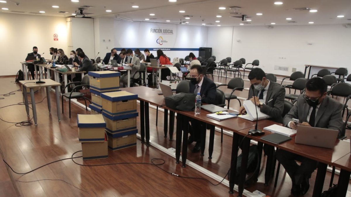 Juicio. En el Complejo Judicial abogados se preparan para la reinstalación del juzgamiento de cuatro personas por posible peculado.