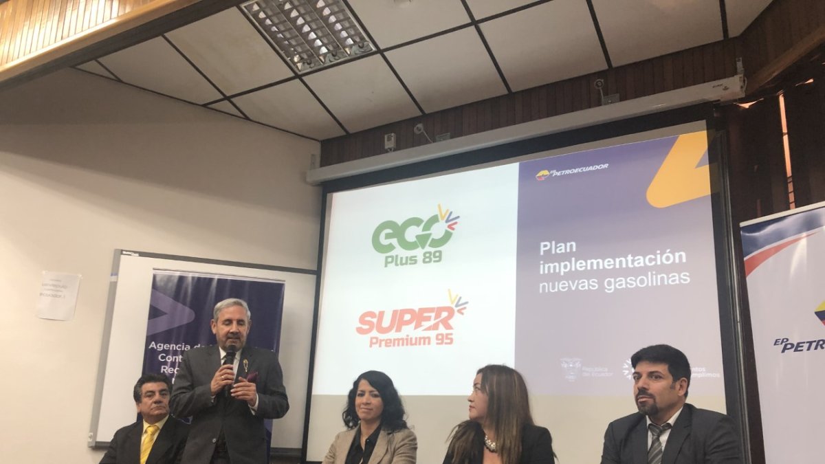 El gerente de Petroecuador, Ítalo Cedeño, presentó el plan de combustibles a los medios de comunicación este 7 de junio de 2022.