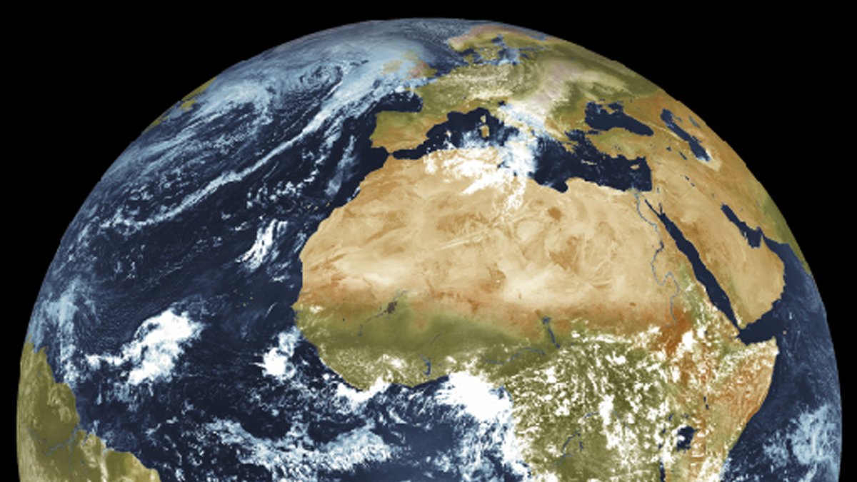 Imagen de archivo de la Tierra, con una parte de Europa, en la que se ve España, América del Sur, Asia y el continete africano, tomada por el satélite Meteosat de Segunda Generación (MSG-1).