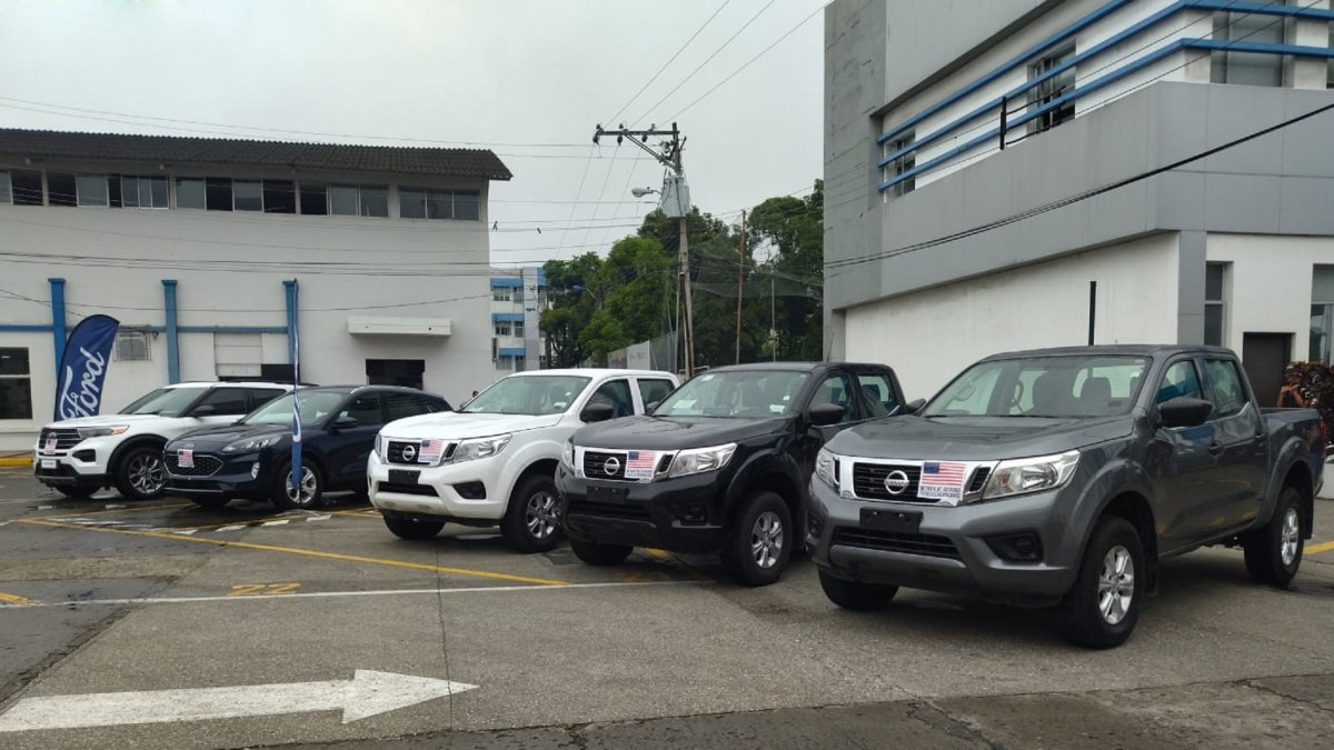 En el cuartel modelo se dio un acto simbólico para la entrega de automotores para el Grupo de Operaciones Especiales en el Cuartel Modelo de Guayaquil.