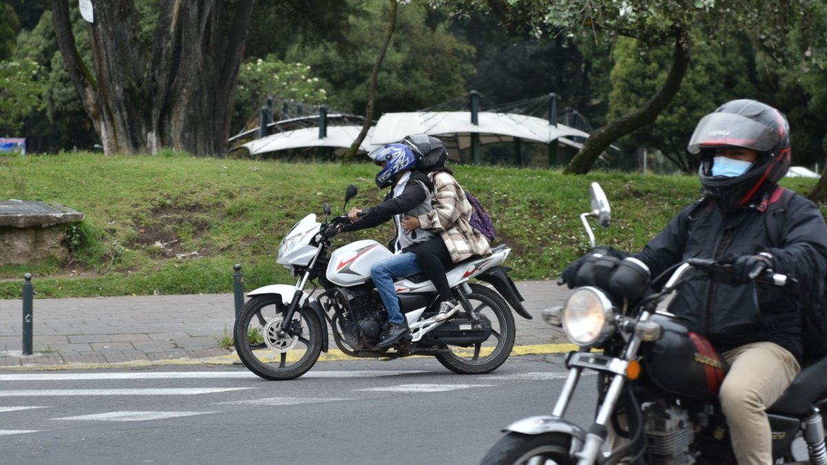 Controles. Ayer en Quito aún no se implementaban controles para verificar el cumplimiento de la normativa de la ANT.