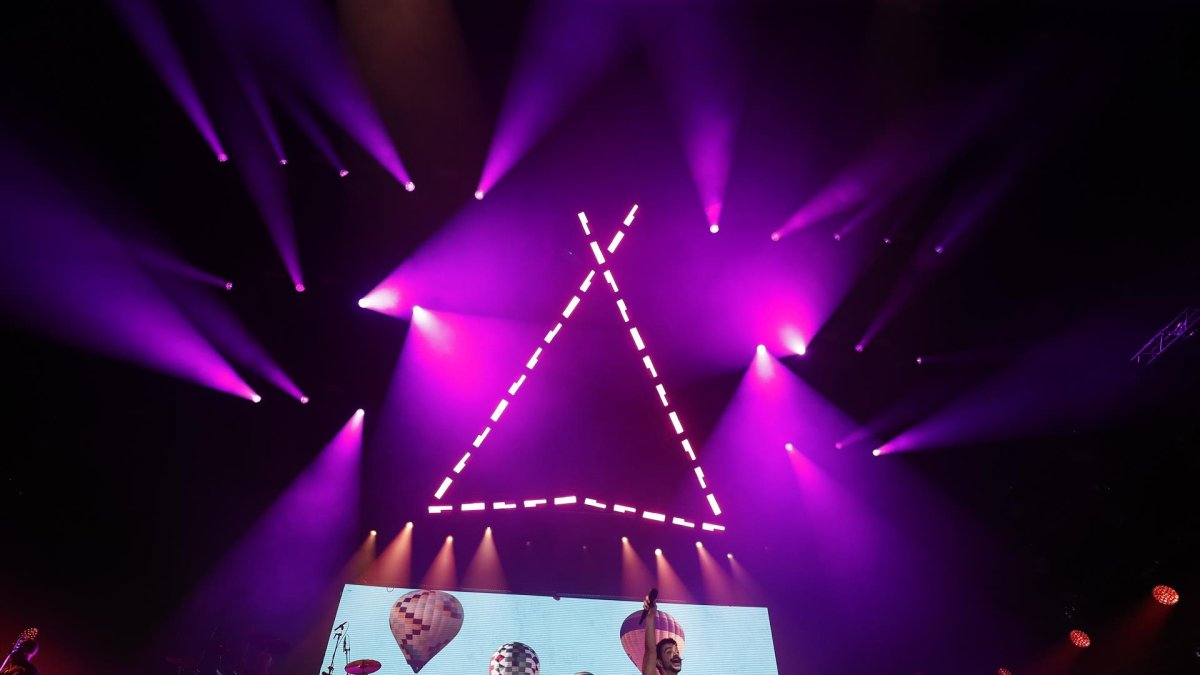 El cantante colombiano Camilo arranca en la noche de este domingo en Pamplona la gira española 