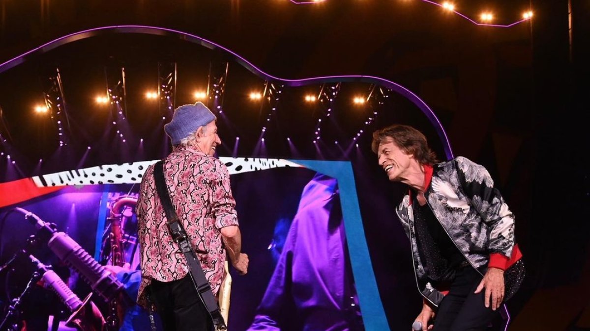 Una hora y media antes de que comience el evento, el público fue informado de la noticia.