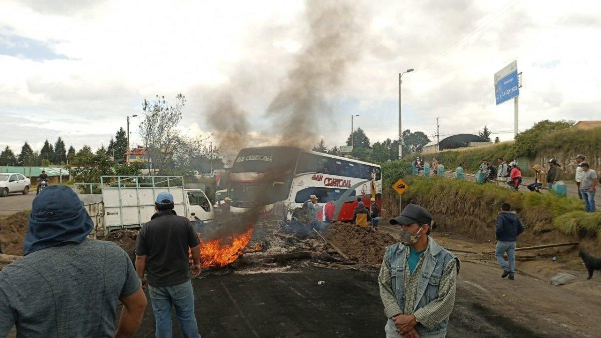 En Cotopaxi, las principales arterias viales permanecen cerradas.