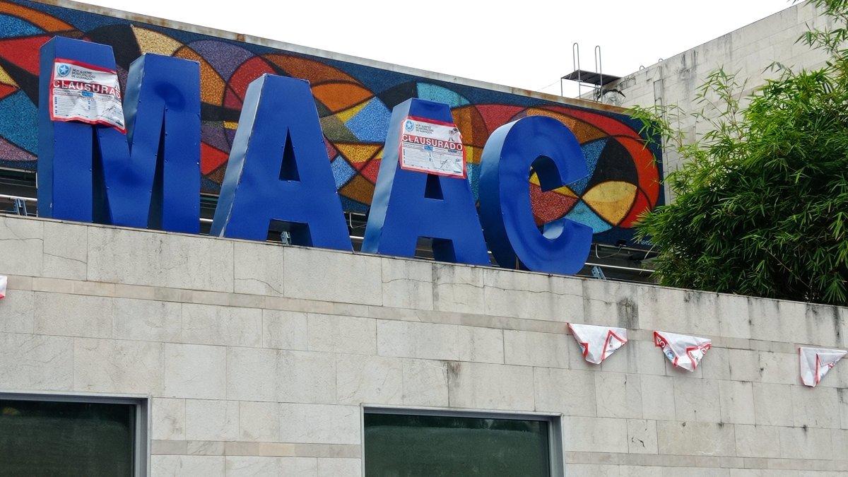 Más sellos de clausura amanecieron en las instalaciones del establecimiento.