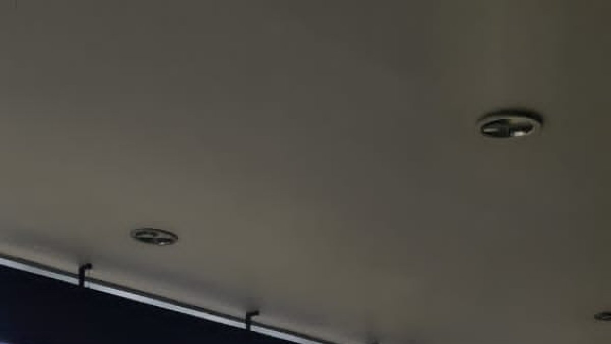 Arribo. Leonidas Iza llegó al aeropuerto de Latacunga, en Cotopaxi.