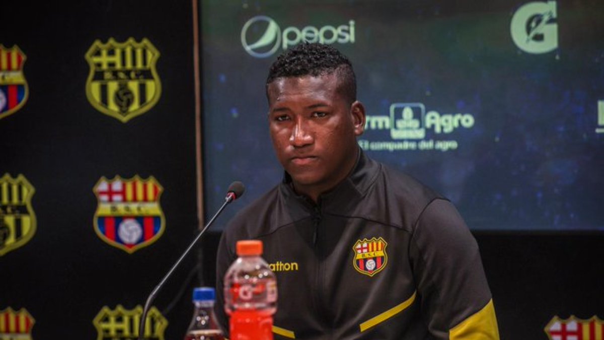 El delantero Jhon Jairo Cifuente aclaró que si bien su contextura es grueso, está buscando el peso ideal