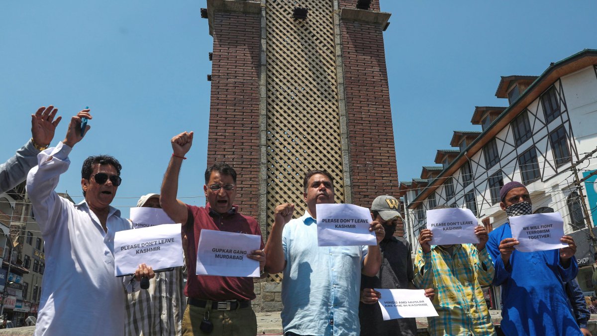 Rechazo. Miembros de la organización Reconciliación, Rehabilitación y Retorno de Migrantes protestan en Srinagar.FAROOQ KHAN /