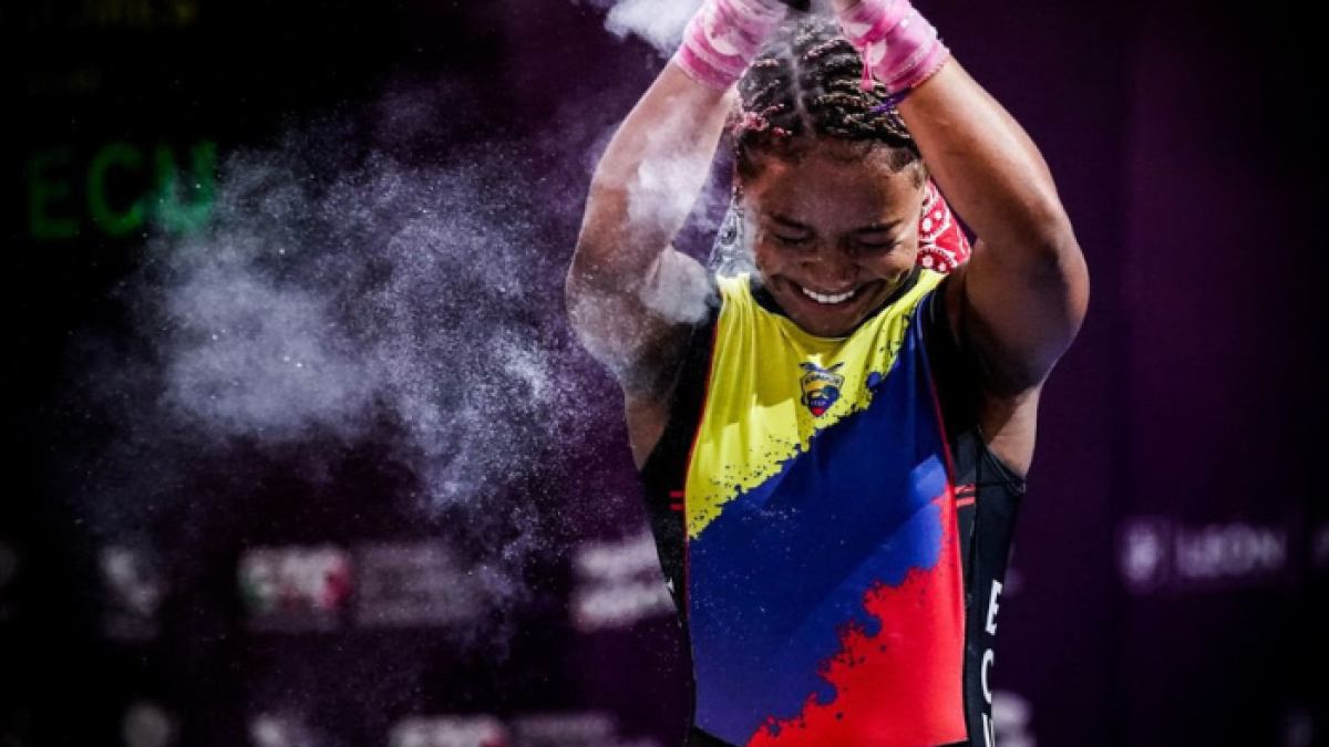 Jessica Palacios de Ecuador 🇪🇨 ganó medalla de oro en arranque y presea de bronce